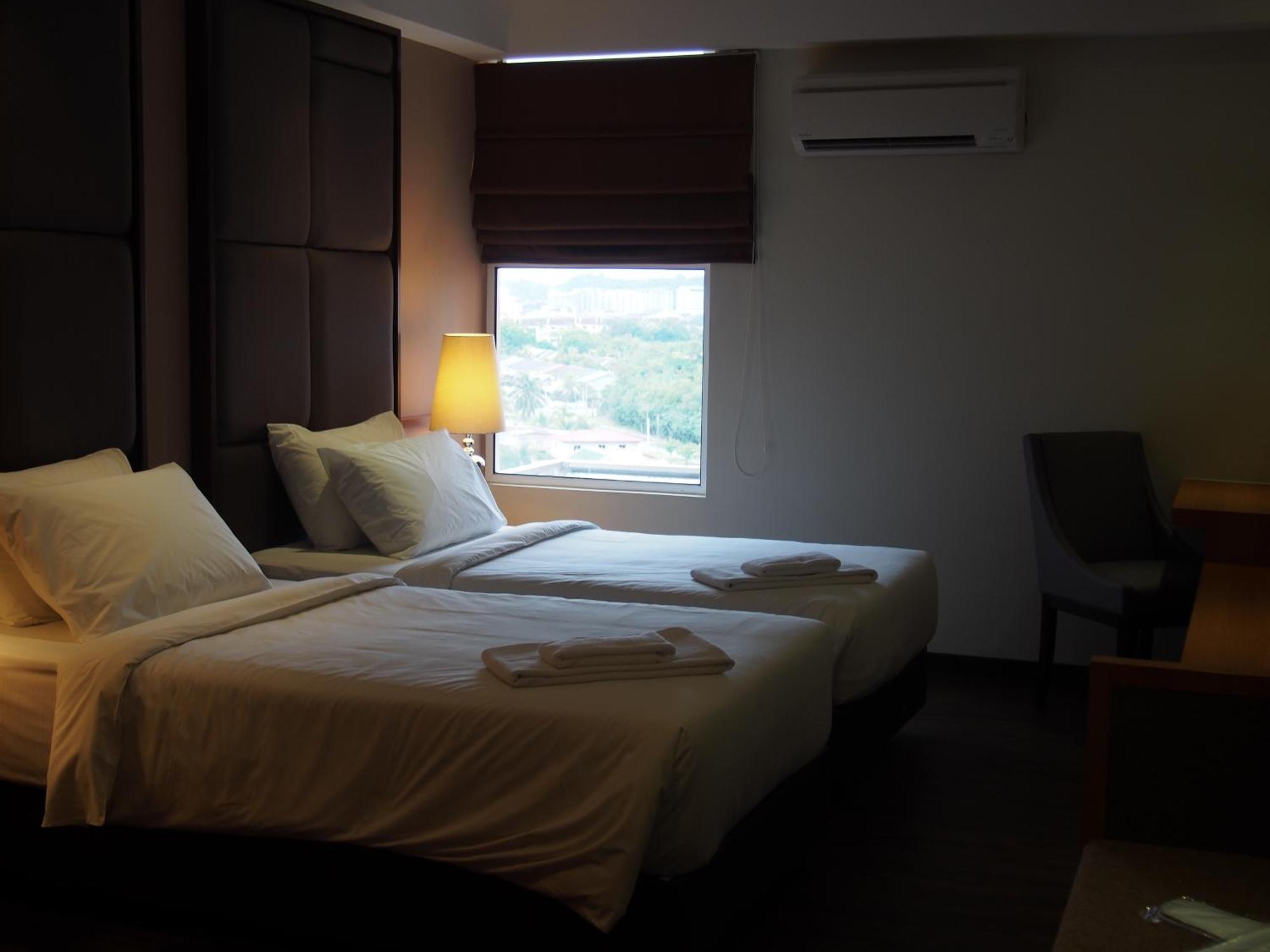 C'Haya Hotel Kota Kinabalu Quarto foto